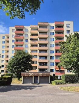 Gut geschnittene Wohnung mit Balkon, Aufzug und TG-Platz - Kornwestheim