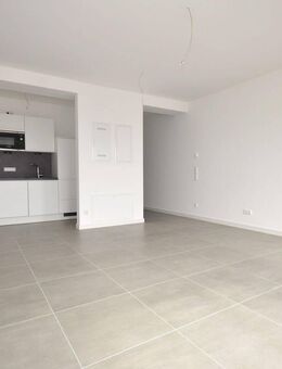 - PROVISIONSFREIE SOFORT VERFÜGBARE - 1-Zimmer-Etagenwohnung in Frankfurt - Frankfurt (Main)