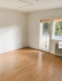 IMMOBERLIN.DE - Sehr angenehme Wohnung mit Sonnenloggia in herrlicher Lage - Berlin
