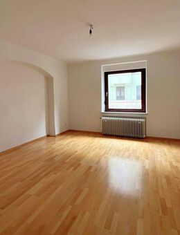 Ideal zentral - 2-Zimmerwohnung mit Veranda - Stuttgart
