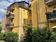 Bezaubernde Wohnung mit schönem Balkon, Bad mit Wanne und Dusche! - Riesa