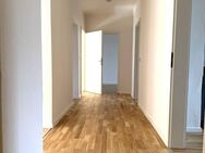 Große Familienwohnung mit EBK, Balkon und zwei Bädern - Chemnitz