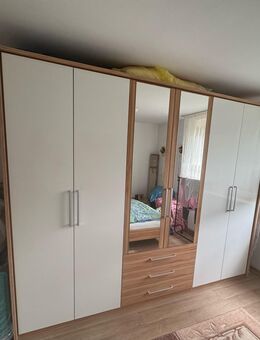 Komplettes Schlafzimmer abzugeben – Kleiderschrank, Doppelbett, Nachttischef - Hagen (Stadt der FernUniversität) Haspe