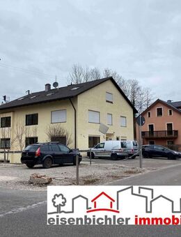 Sanierte, helle Stadtwohnung im ersten OG, mit Keller und KFZ-Stellplatz für bis zu 2 Autos! - Traunstein