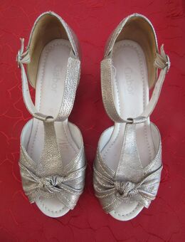 Sandalen, Schuhe silber Gr. 5 1/2 von Gabor - Übach-Palenberg