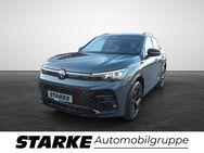 VW Tiguan, 2.0 TDI R-Line, Jahr 2022 - Georgsmarienhütte