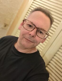 Dringend Wohnung zur Gründung einer kleinen Wohngemeinschaft gesucht - Köln