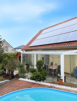 Modernes KfW-60 Einfamilienhaus mit PV-Anlage, Wintergarten & Pool in Bielefeld-Senne (EEK A+) - Bielefeld