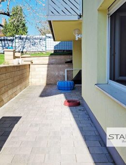 Zukunftssicher und energieeffizient: Attraktives Wohnhaus mit Garten, ELW und Doppelgarage - Großrinderfeld