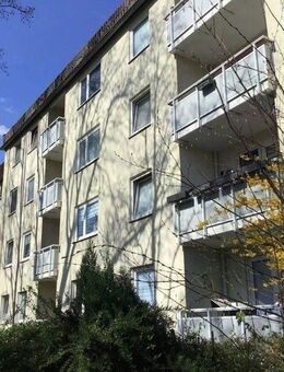 Das Glück hat ein Zuhause: renovierte 3-Zimmer-Wohnung mit Balkon! - Essen