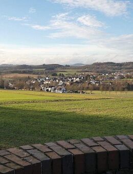 Traum Lage mit Traum Aussicht - Einfamilienhaus mit Einliegerwohnung zwischen Naila und Berg gelegen - Issigau