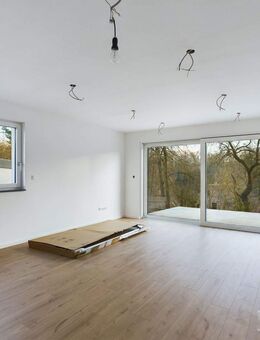 Sanierter Wohntraum in ruhiger Lage nähe Regensburg! 2-Zimmer Wohnung mit eigenem Garten! - Lappersdorf