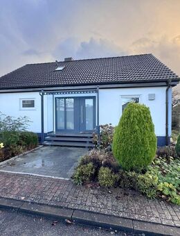 Hamberge: Modernisiertes Einfamilienhaus mit Garage, Wohnkeller und Südgrundstück - Hamberge