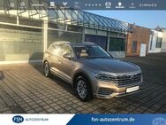 VW Touareg, 3.0 V6 TDI Atmosphere, Jahr 2018 - Grimmen