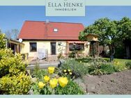 Sehr gepflegtes, schönes Einfamilienhaus in ruhiger Lage mit großem Garten, Keller + Garage... - Halberstadt