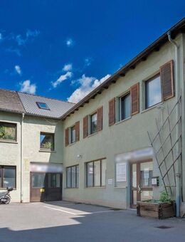 WOHN- UND GESCHÄFTSHAUS IN RUHIGER INNENHOFLAGE - VIELSEITIGES INVESTMENT MITTEN IN NEU-ULM - Neu Ulm