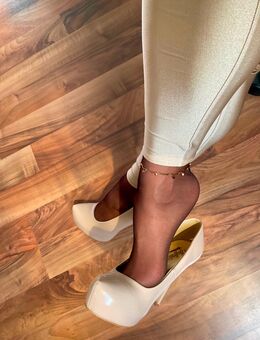 Buffalo Damen High Heels beige Lack Glanz Gr. 40 zu verkaufen Ab-satzschuhe Highheels 🤩😍 - München