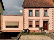 Möbliertes einseitig angebautes Haus mit großem Grundstück im OT Bilsdorf - Nalbach