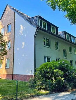 Sanierte 3 Zimmer mit Balkon und Garage - Bremen