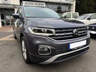 VW T-Cross, 1.0 TSI Style --NW Style, Jahr 2021 - Frankfurt (Main)