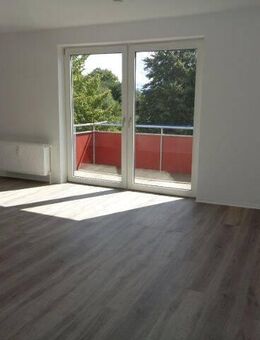 helle, große Dachgeschosswohnung - Bremerhaven