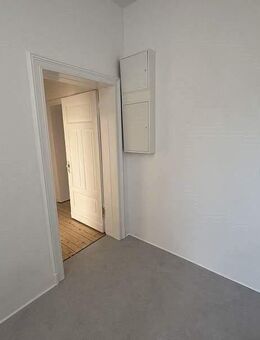 Altbauwohnung im 1. OG, Erstbezug nach Renovierung in Duissern, leider ohne Balkon. - Duisburg