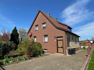 Modernisierungsbedürftiges Einfamilienhaus mit Vollkeller und großem Grundstück in ruhiger Wohnlage - Remlingen (Niedersachsen)