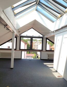 Attraktive 2-Zimmer-Wohnung im Loftstil mit Tiefgaragenstellplatz in zentraler Lage von Rosenheim - Rosenheim