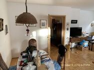 Helle und gemütliche 3-Zi. u. WG geeignete EG-Wohnung in ruhiger Lage mit kl. Terrasse - Essen