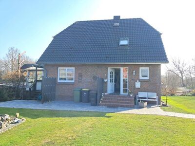 Gepflegtes Einfamilienhaus mit Einliegerwohnung, PV-Anlage, Speicher, Carport, Terrasse, Gartenteich