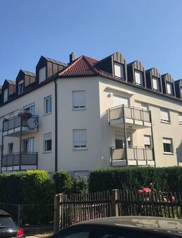 Top Kapitalanlage oder Eigenbedarf! Renovierte 3-Raum-Wohnung mit Stellplatz und Blick über Dresden - Dresden