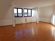 helle, großzügige 3-Raum-Dachgeschoss-Wohnung - Zwickau