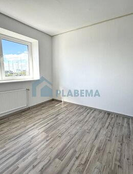 Großzügige 5-Zimmer-Wohnung mit 2 Eingängen, zwei Bädern und Einbauküche - Lübz