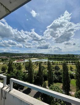 Panorama inklusive - stilvolle 2-Zimmer-Wohnung über den Dächern von Lahr - Lahr (Schwarzwald)