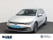 VW Golf, 2.0 TDI Life, Jahr 2023 - Walsrode