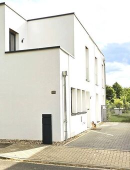 SO24: Niederzier Hambach: nachhaltige DHH, eigener Garten, Stellplatz, Garage möglich - Niederzier