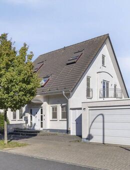 Architektenhaus zum Direktbezug, mit schönem Garten und Schwimmteich in Köln-Blumenberg - Köln