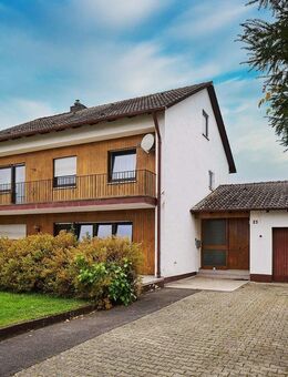 Vielseitiges Zweifamilienhaus mit großem Garten in ruhiger Lage von Geiselhöring - Geiselhöring