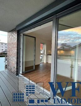 Aufzug, Balkon, Stadtzentrum, Erstbezug, Abstellraum, Stellplatz, ebenerdiges Duschbad mit Fenster - Kaltenkirchen