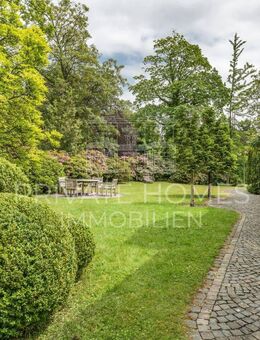 Villa in begehrter Lage von Hochkamp mit großem Garten - Hamburg