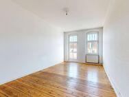 Zentral und charmant: Bezugsfreie Altbauwohnung mit Balkon nahe Volkspark Friedrichshain - Berlin