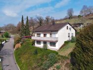 Bezauberndes Einfamilienhaus mit Doppelgarage, Carport und Garten in ruhiger, idyllischer Hang-Lage in 79341 Kenzingen-Bombach - Kenzingen