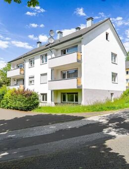 Gepflegte 3 Zimmer-Eigentumswohnung * Balkon * EBK * ca. 68,31 m² * Bj. 1960 * Stadtrandlage * Duschbad mit Fenster *... - Burscheid