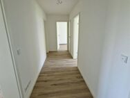 frisch renovierte 3-Zimmerwohnung im 2. Obergeschoss/Dachgeschoss mit Balkon in der Westsiedlung - Ochsenfurt