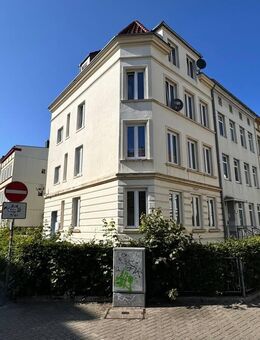 Mehrfamilienhaus mit vier Wohnungen auf 243 m² Eigenland in 23554 Lübeck- St. Lorenz-Nord - Lübeck