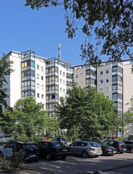 Gemütliche 2-Zimmer-Wohnung mit Balkon // 8.OG Wohnung 9 - Wolfsburg