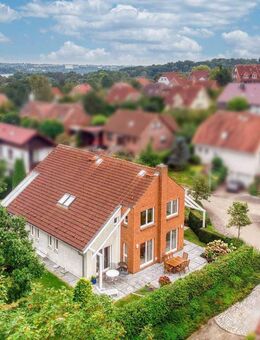 Gehoben und gepflegt: 7-Zi.-EFH mit ELW und Garten, Garage und 2 Freistellplätzen in Neubrandenburg - Neubrandenburg