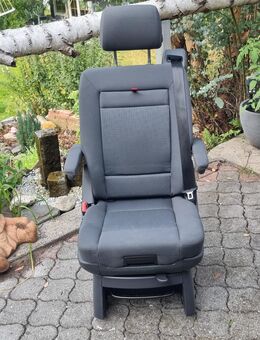 VW T5 Multivan Sitz mit eingebauten Kindersitz - Herne