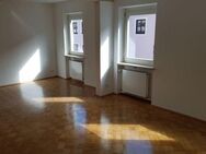 Helle 4-Zimmer-Wohnung in der Altstadt, top-saniert, provisionsfrei - Memmingen