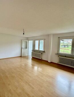 4-Zimmerwohnung in schöner Lage mit Balkon und Garage in Bahlingen - Bahlingen (Kaiserstuhl)